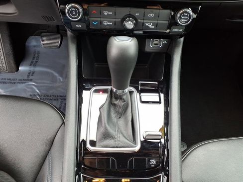 Used 2025 Jeep Compass Latitude w/ Altitude Special Edition image 24