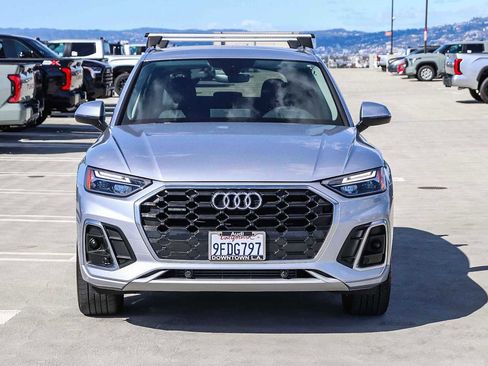 Used 2023 Audi Q5 2.0T Premium w/ Convenience Package image 2