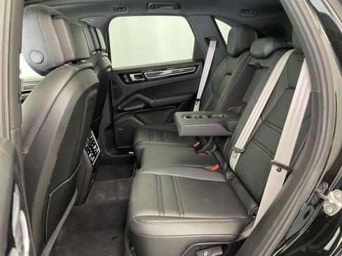 Certified 2023 Porsche Cayenne S Platinum AWD/4WD image 19