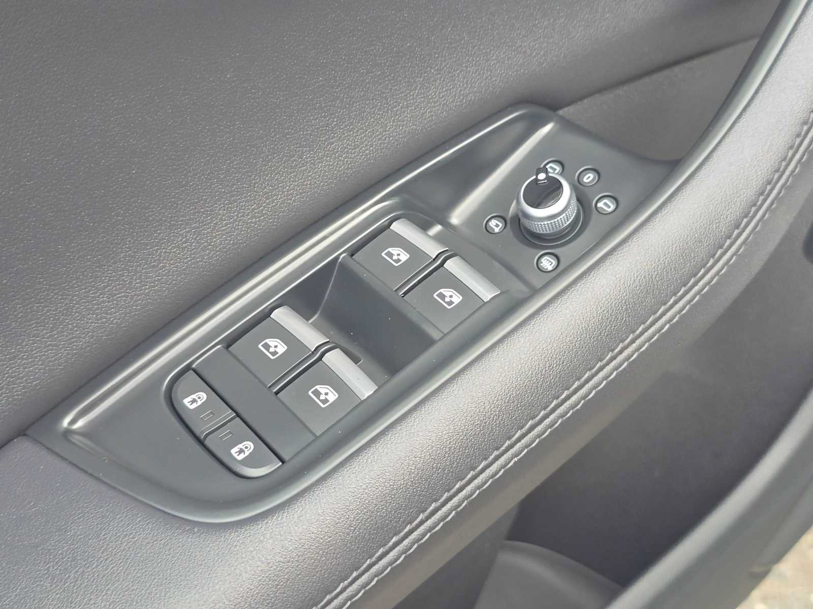 Used 2023 Audi Q7 2.0T Premium Plus w/ Premium Plus Package AWD/4WD image 23