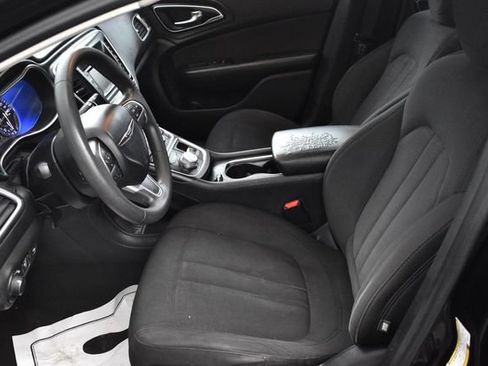 Used 2015 Chrysler 200 Limited FWD image 9