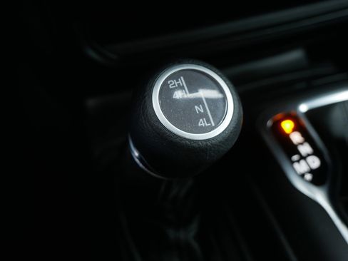 Used 2024 Jeep Wrangler Sport S image 26