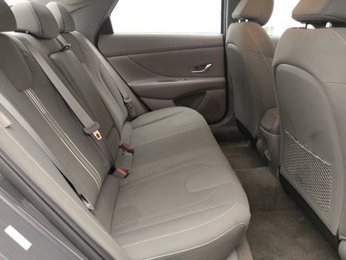 Used 2025 Hyundai Elantra SEL image 19