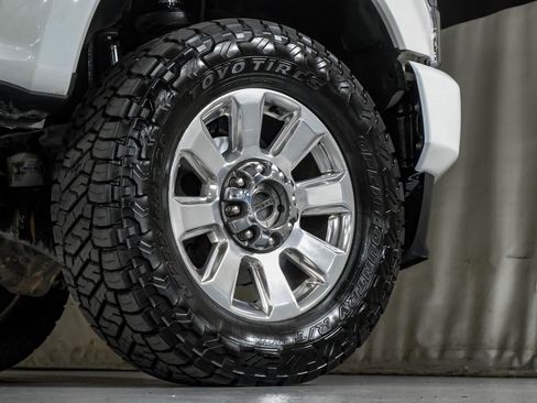 Used 2021 Ford F250 Platinum w/ FX4 Off-Road Package image 56