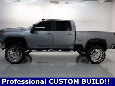 Used 2024 Chevrolet Silverado 2500 LT w/ Texas Edition image 10