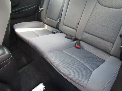Used 2013 Hyundai Elantra FWD image 13