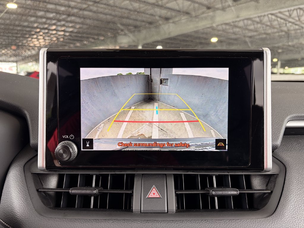 Used 2025 Toyota RAV4 XLE AWD/4WD image 21