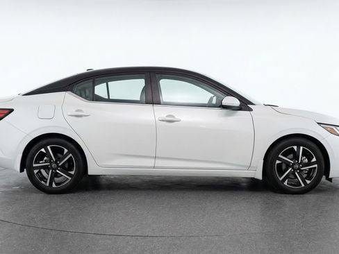 Used 2025 Nissan Sentra SV image 11