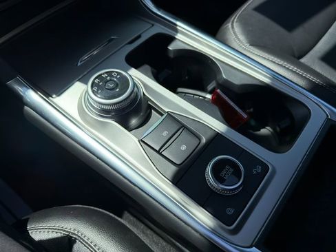 Used 2022 Ford Explorer Limited w/ Hybrid Equipment Group 310A AWD/4WD image 36