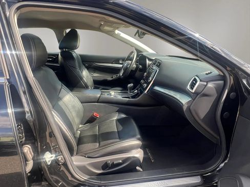 Used 2022 Nissan Maxima SV w/ Floor Mat Group FWD image 30