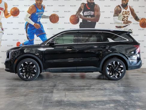 Used 2025 Kia Sorento EX image 17