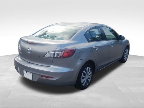 Used 2013 MAZDA MAZDA3 i SV FWD image 6