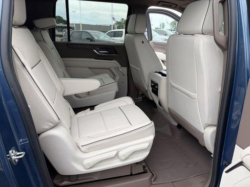 New 2026 GMC Yukon XL Denali w/ Sun & Power Step Package AWD/4WD image 11