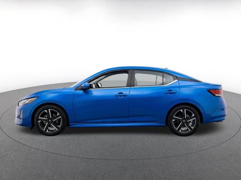 Used 2025 Nissan Sentra SV FWD image 5