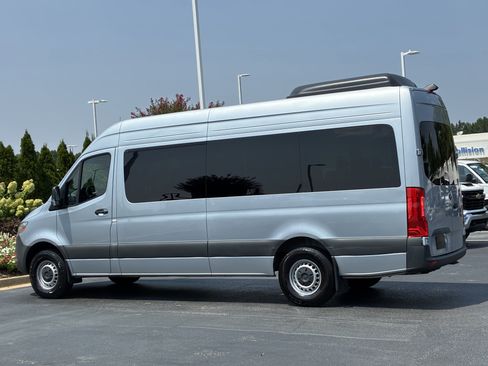 Used 2025 Mercedes-Benz Sprinter 2500 image 9