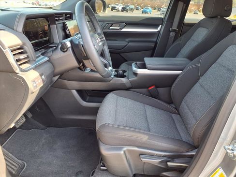 Used 2026 GMC Terrain Elevation image 3