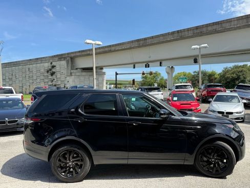 Used 2019 Land Rover Discovery SE image 7