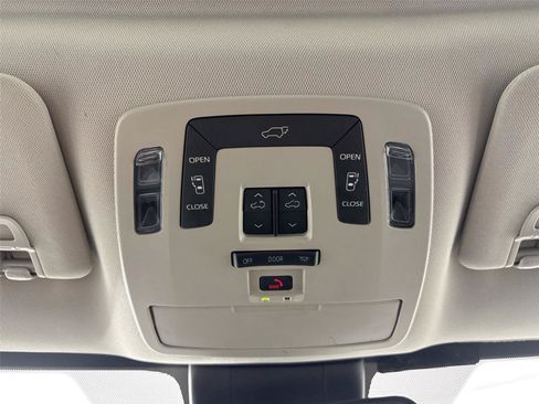 Certified 2024 Toyota Sienna XLE FWD image 22