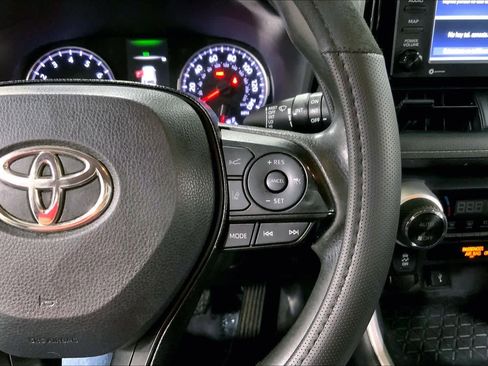 Used 2020 Toyota RAV4 XLE w/ All Weather Liner Package AWD/4WD image 25