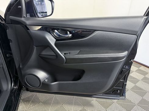 Certified 2022 Nissan Rogue Sport SV AWD/4WD image 47