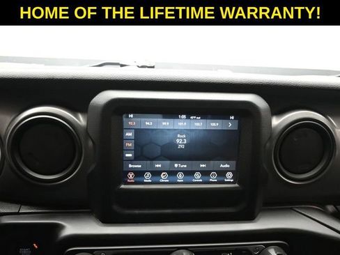 Used 2021 Jeep Gladiator Willys image 34