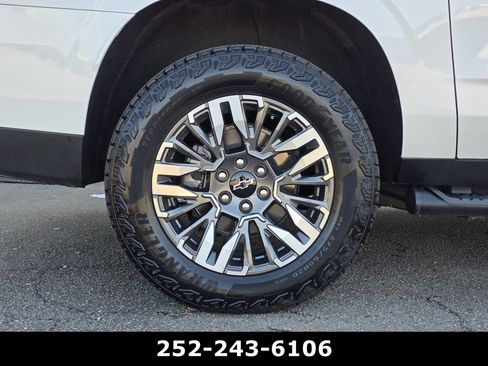 Used 2025 Chevrolet Suburban Z71 w/ Z71 Off-Road Package AWD/4WD image 54