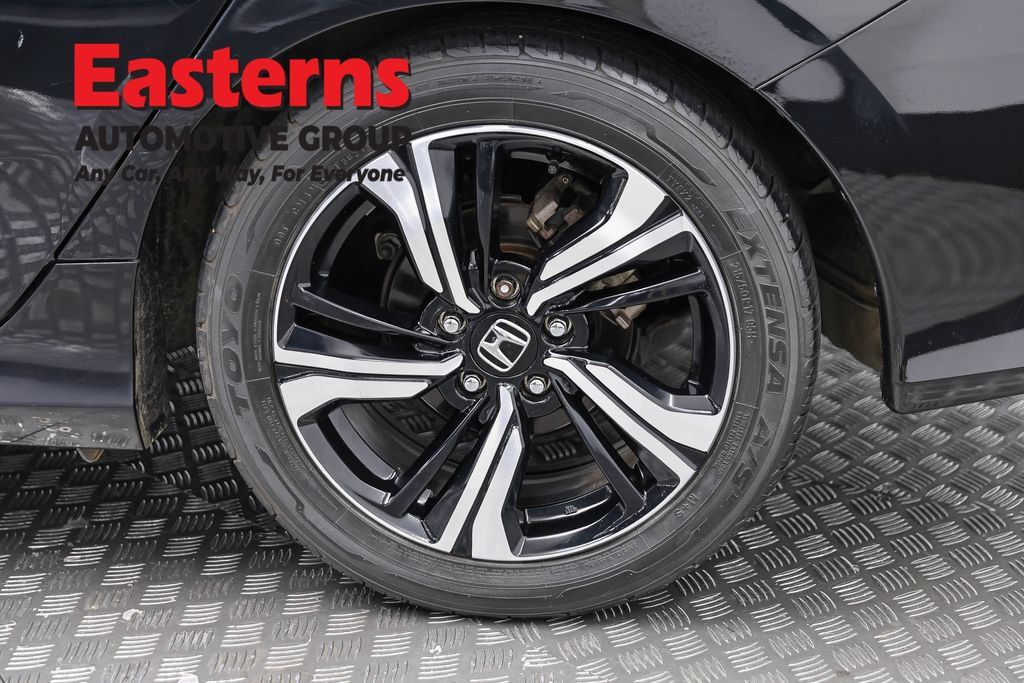 Used 2017 Honda Civic Touring image 31