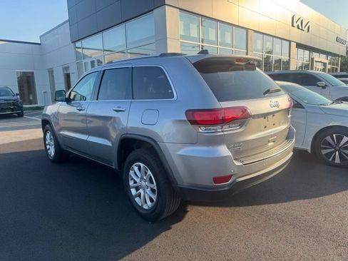 Used 2021 Jeep Grand Cherokee Laredo w/ Security & Convenience Group AWD/4WD image 3