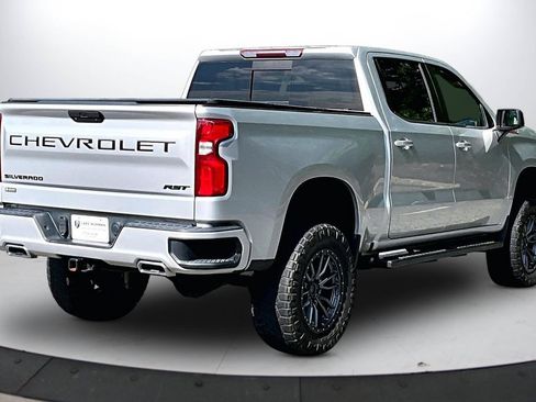 Used 2021 Chevrolet Silverado 1500 RST w/ Convenience Package II AWD/4WD image 9