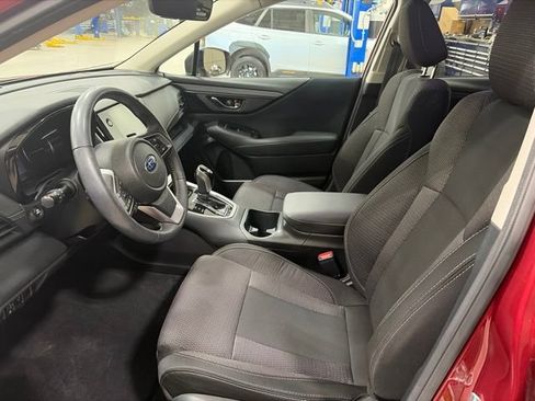Used 2025 Subaru Outback Premium AWD/4WD image 10