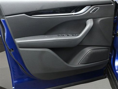 Used 2022 Maserati Levante Modena image 9