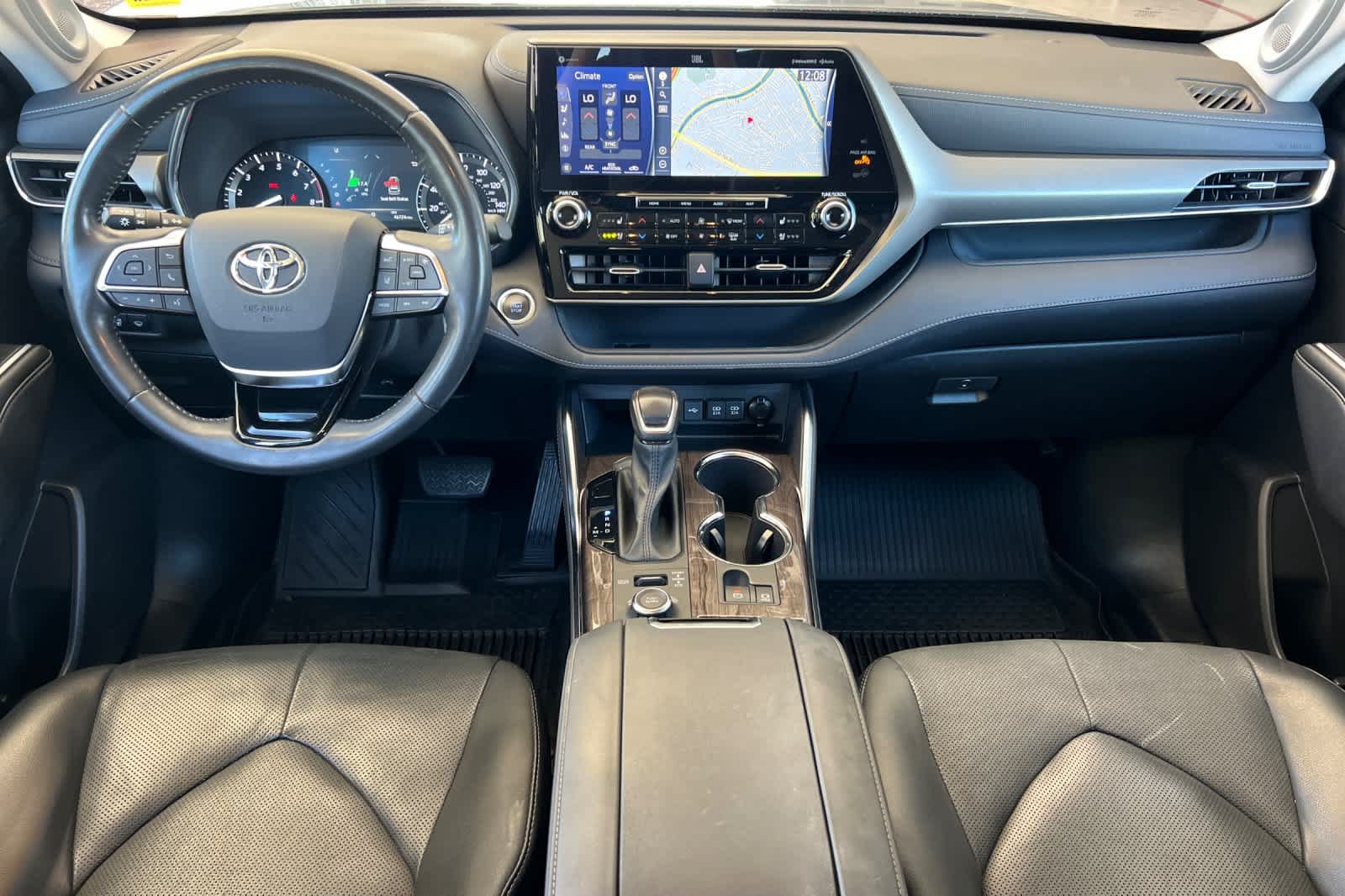 Used 2021 Toyota Highlander Limited AWD/4WD image 3