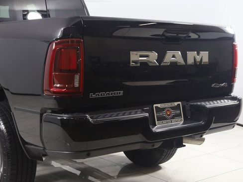 Used 2025 RAM 2500 Laramie AWD/4WD image 24