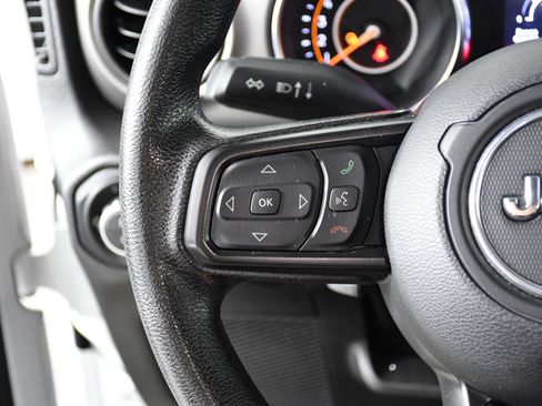 Used 2022 Jeep Gladiator Sport image 11