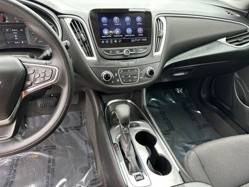 Used 2024 Chevrolet Malibu LT image 28