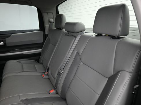 Used 2019 Toyota Tundra Limited w/ Limited Premium Package image 19