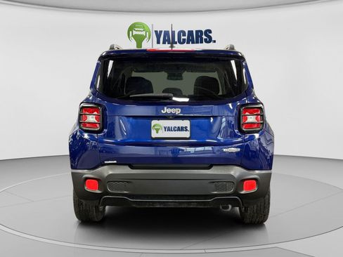 Used 2017 Jeep Renegade Latitude FWD image 4