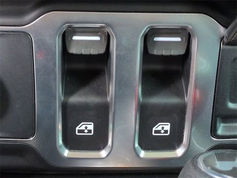 Certified 2025 Jeep Wrangler Sport image 22