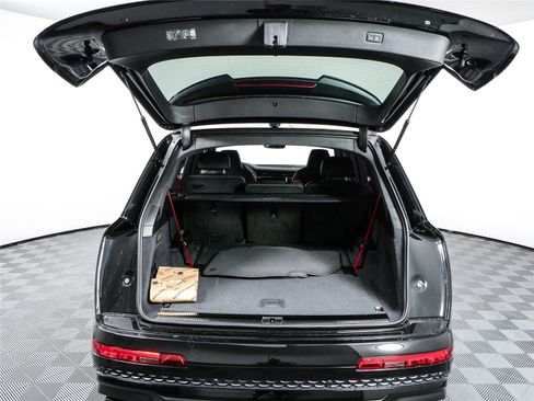 New 2026 Audi SQ7 Prestige AWD/4WD image 33