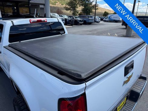 Used 2018 Chevrolet Colorado W/T w/ WT Convenience Package AWD/4WD image 8
