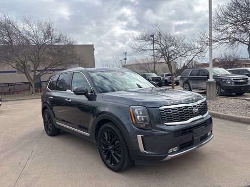 Used 2020 Kia Telluride SX w/ SX Prestige Package image 3