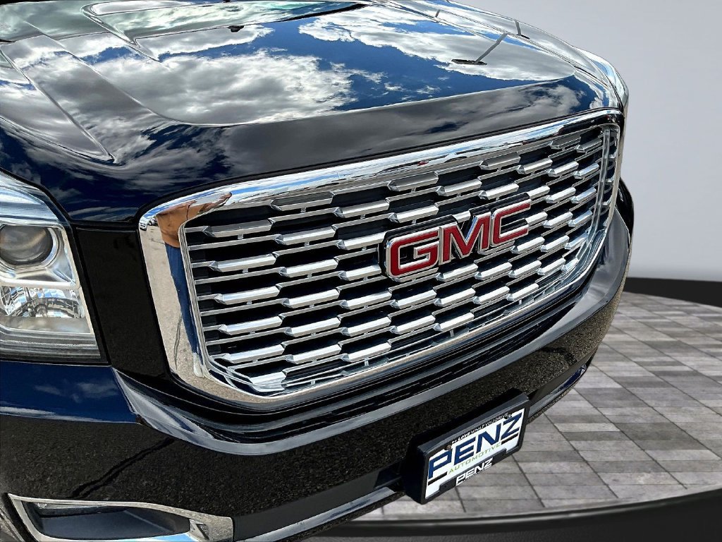 Used 2019 GMC Yukon Denali w/ Denali Ultimate Black Edition AWD/4WD image 36