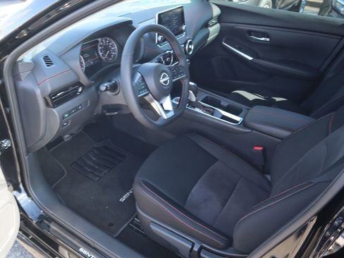 Used 2025 Nissan Sentra SR image 12