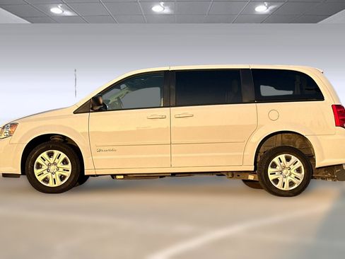 Used 2017 Dodge Grand Caravan SE w/ Power Window Group image 2