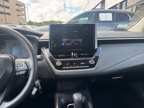 Used 2025 Toyota Corolla LE FWD image 17