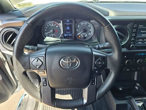 Used 2021 Toyota Tacoma TRD Sport AWD/4WD image 19