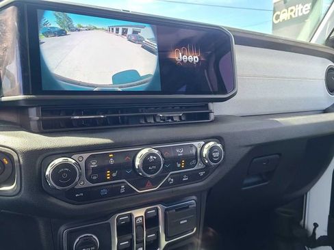 Used 2024 Jeep Wrangler Unlimited w/ Dual Top Group AWD/4WD image 33