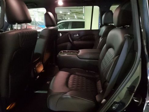 Used 2024 INFINITI QX80 Sensory AWD/4WD image 19