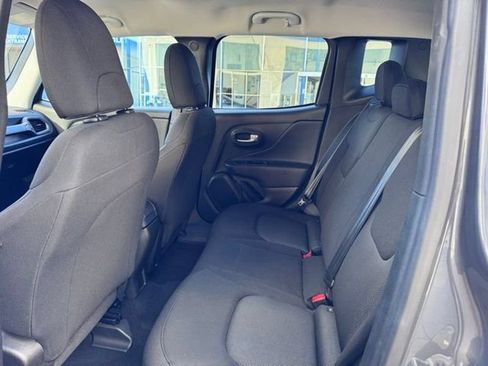 Used 2023 Jeep Renegade Latitude AWD/4WD image 11