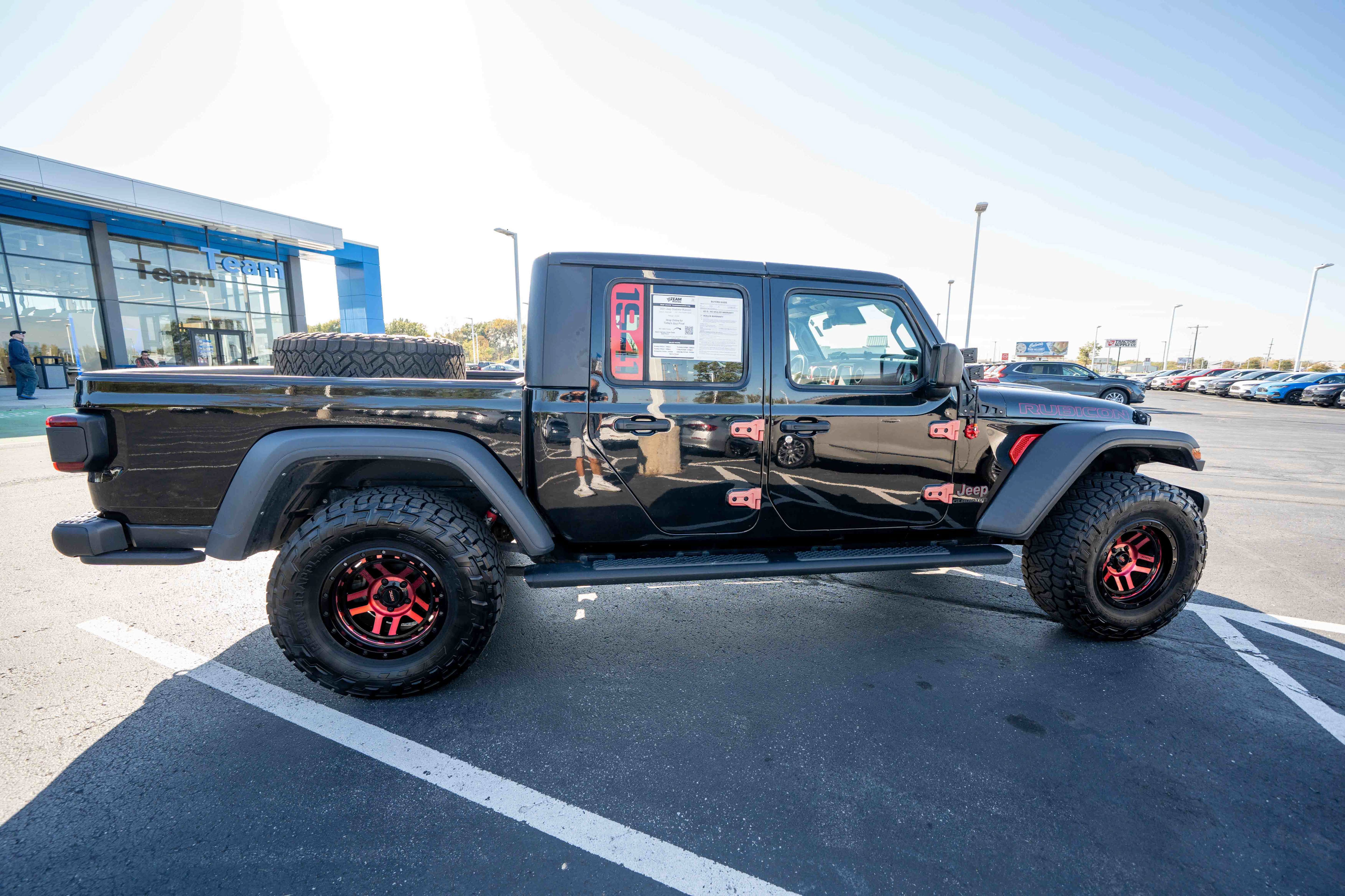 Used 2021 Jeep Gladiator Rubicon AWD/4WD image 6